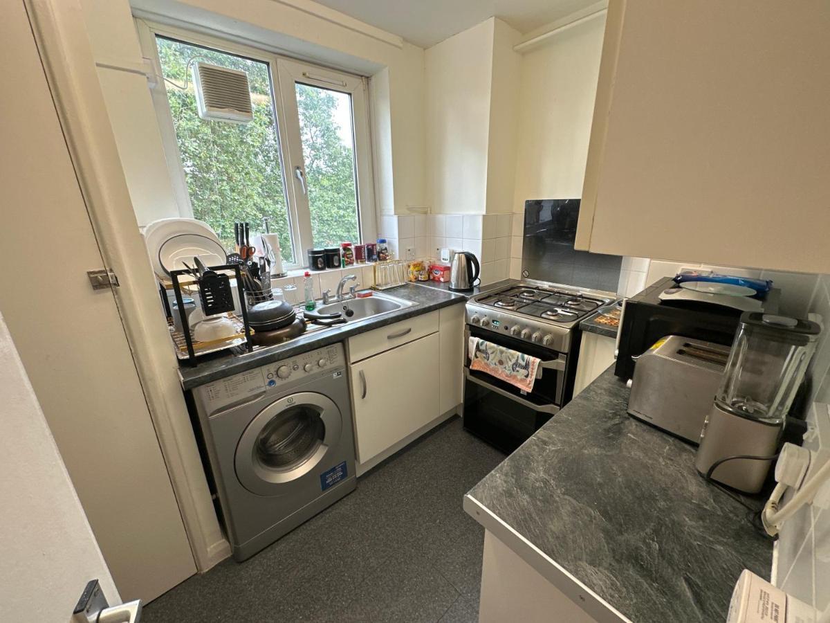 Cozy Room In Shared Home Near Canary Wharf London Exterior photo