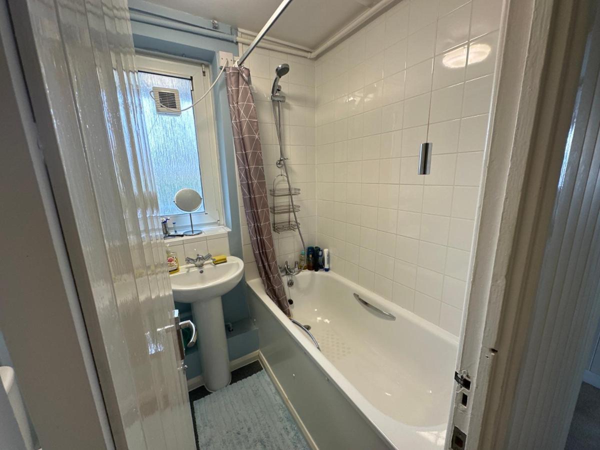 Cozy Room In Shared Home Near Canary Wharf London Exterior photo